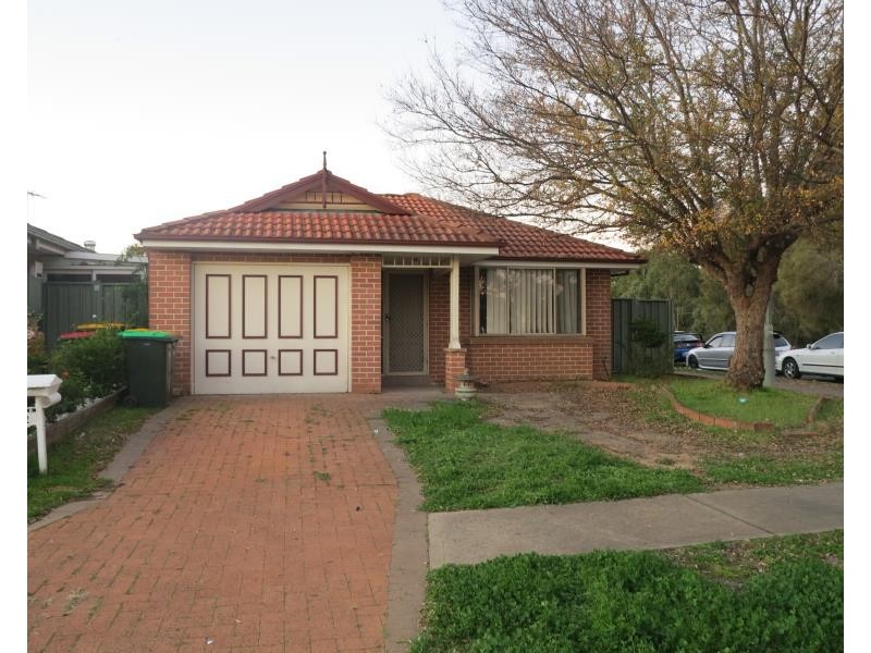 22 Gunnedah Rd, Hoxton Park NSW 2171