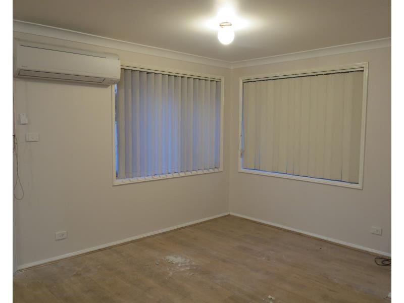 22 Gunnedah Rd, Hoxton Park NSW 2171