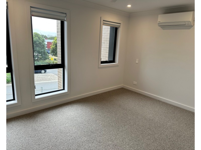 42 Willowdale Dr, Leppington NSW 2179