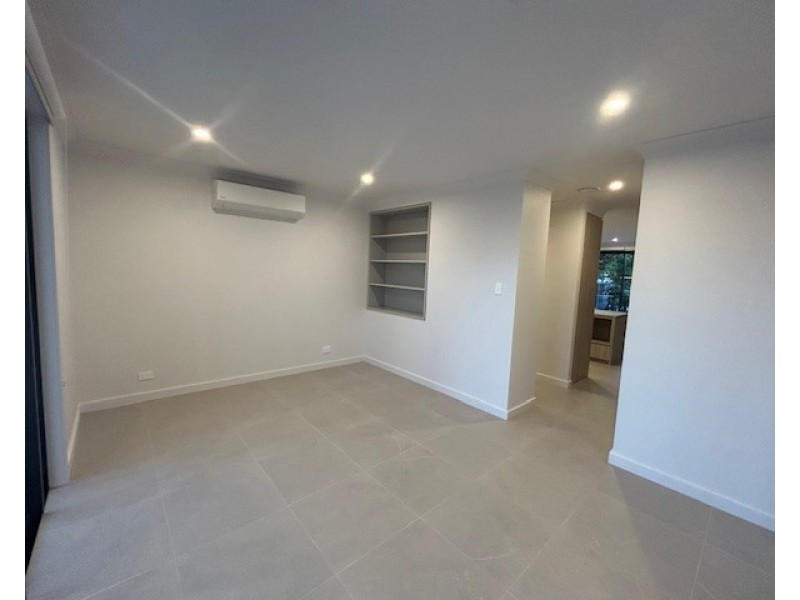 42 Willowdale Dr, Leppington NSW 2179