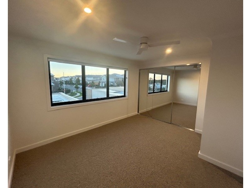 42 Willowdale Dr, Leppington NSW 2179