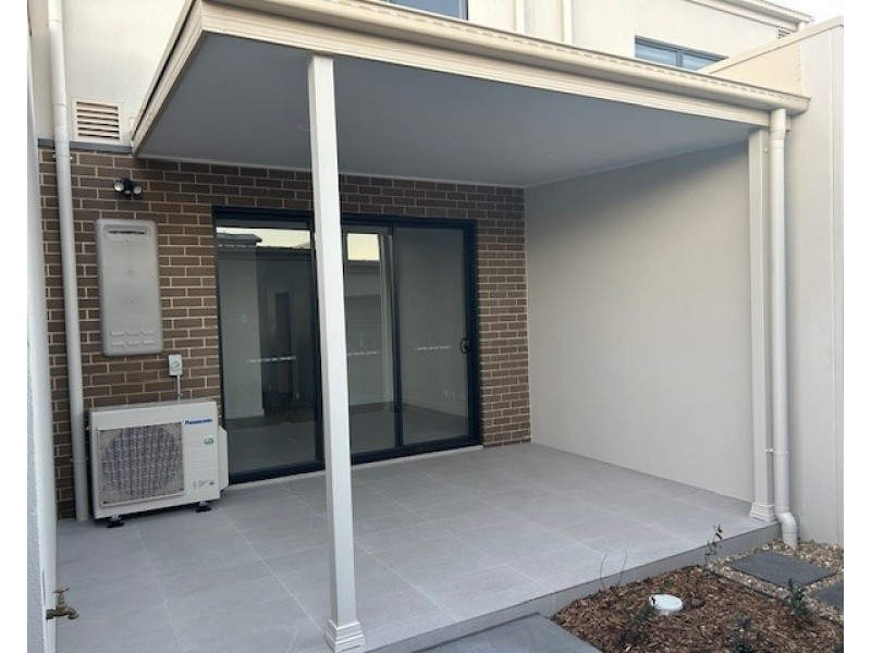 42 Willowdale Dr, Leppington NSW 2179