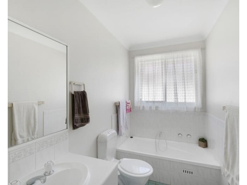 16 Bumbera St, Prestons NSW 2170