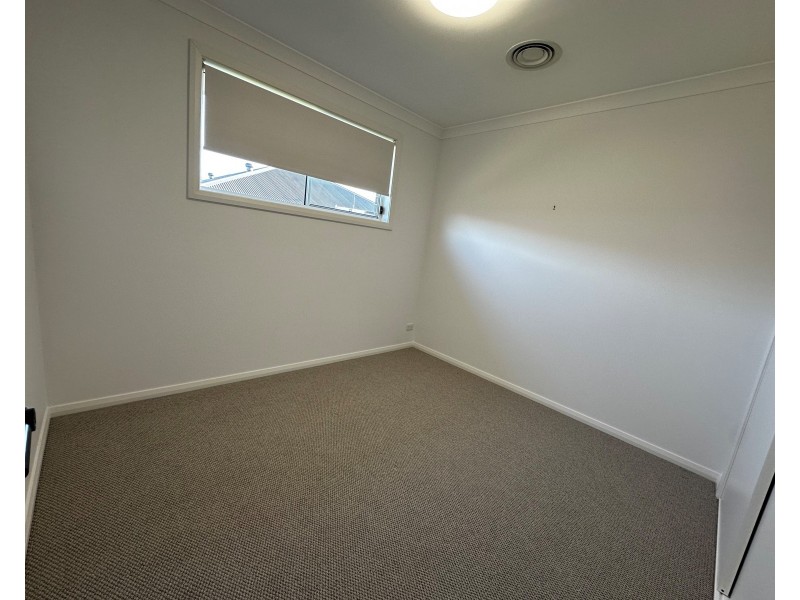 27 Vines Way, Catherine Field NSW 2557