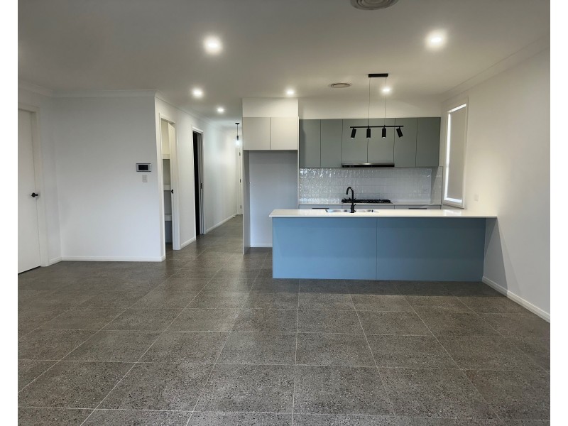 27 Vines Way, Catherine Field NSW 2557