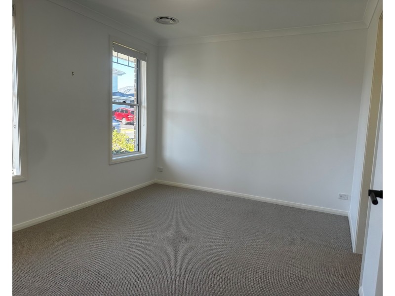 27 Vines Way, Catherine Field NSW 2557