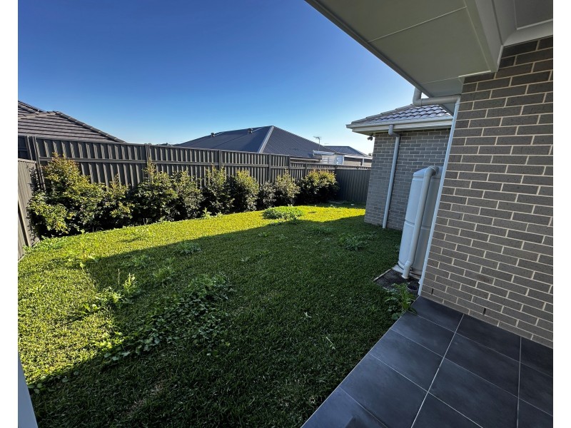 27 Vines Way, Catherine Field NSW 2557