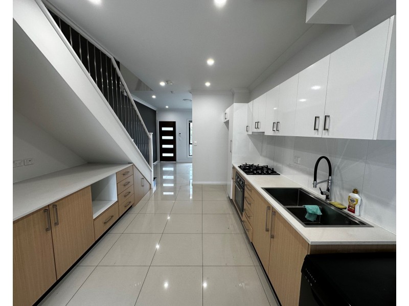 3/283 Newbridge Rd, Moorebank NSW 2170