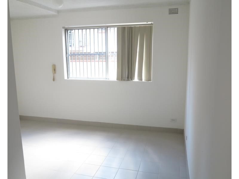 2/120 Moore St, Liverpool NSW 2170
