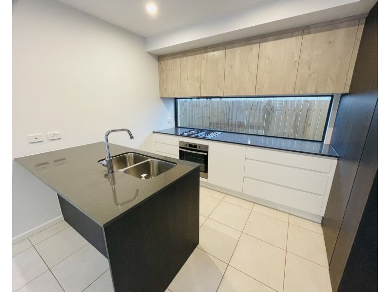 16 Giles Lane, Oran Park NSW 2570