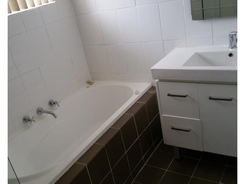 10/1 Hart St, Warwick Farm NSW 2170