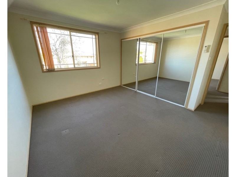 50 Michelago Cct, Prestons NSW 2170