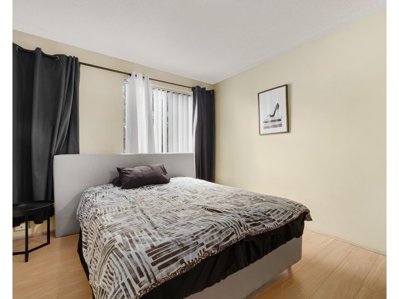 18/8-10 Goulburn St, Warwick Farm NSW 2170