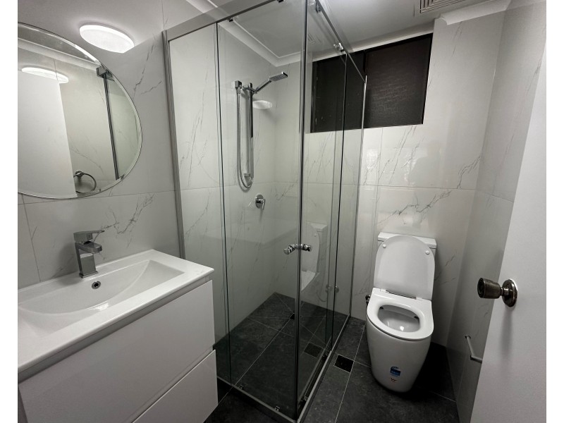 18/8-10 Goulburn St, Warwick Farm NSW 2170