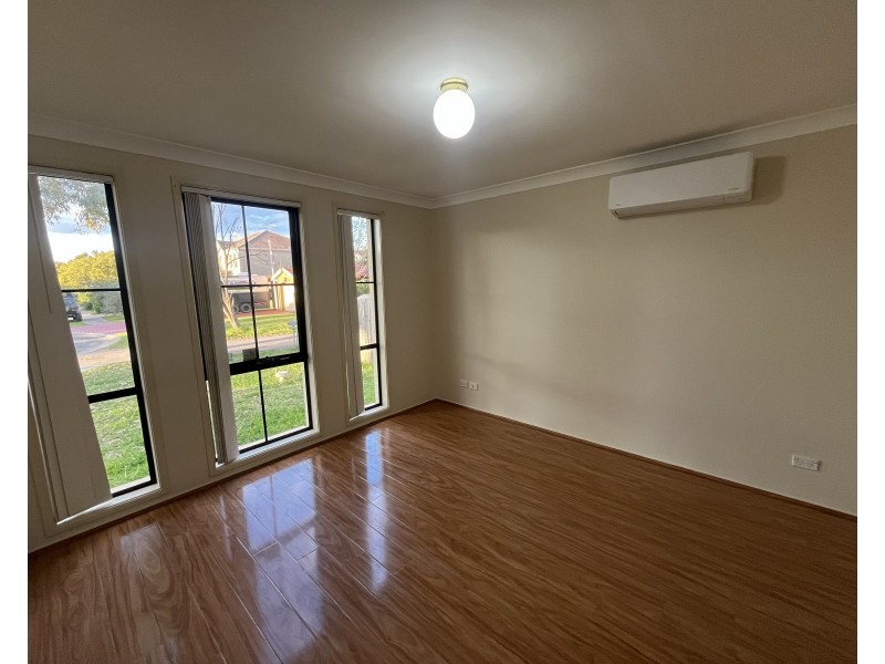 73 Taubman Dr, Horningsea Park NSW 2171