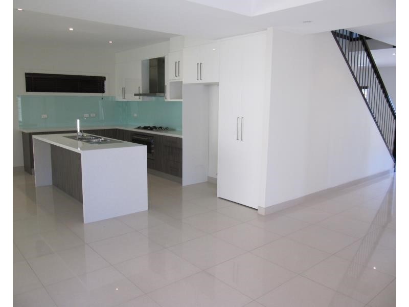 10 Batehaven Cl, Prestons NSW 2170