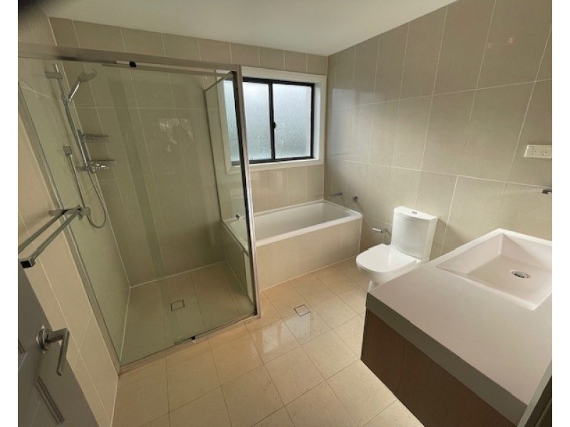 10 Batehaven Cl, Prestons NSW 2170