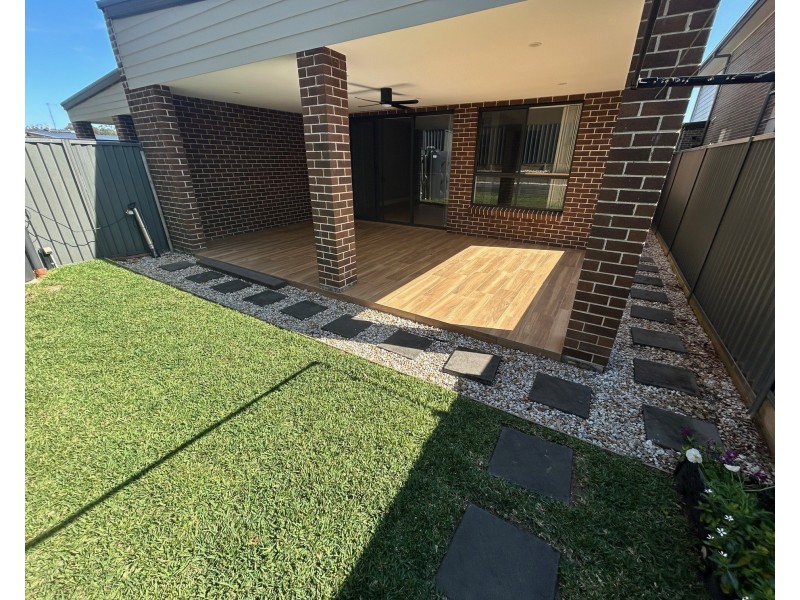 35a Maidenhair Ave, Denham Court NSW 2565