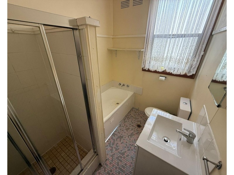 6 Grimson Cres, Liverpool NSW 2170