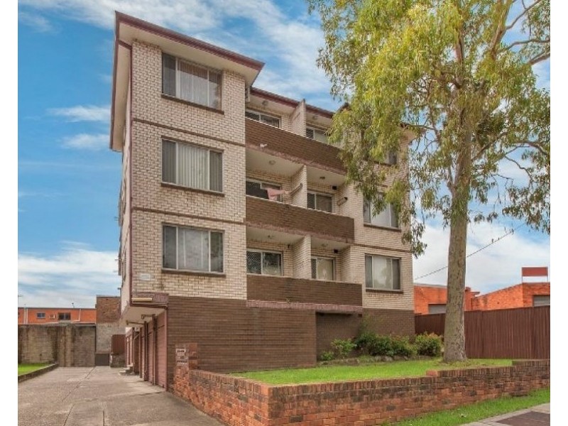 4/1 Charles St, Liverpool NSW 2170