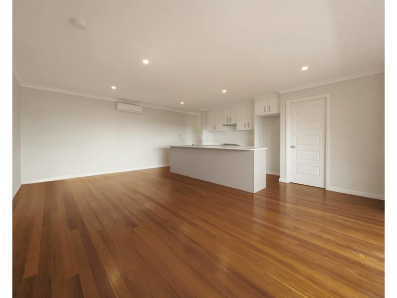 5 Middleton Lane, Gregory Hills NSW 2557