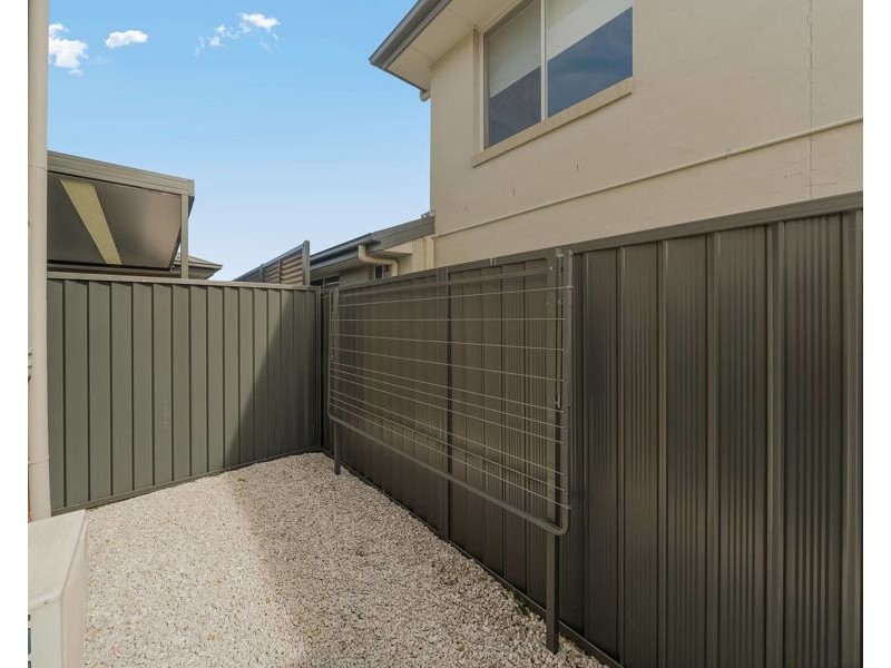 5 Middleton Lane, Gregory Hills NSW 2557