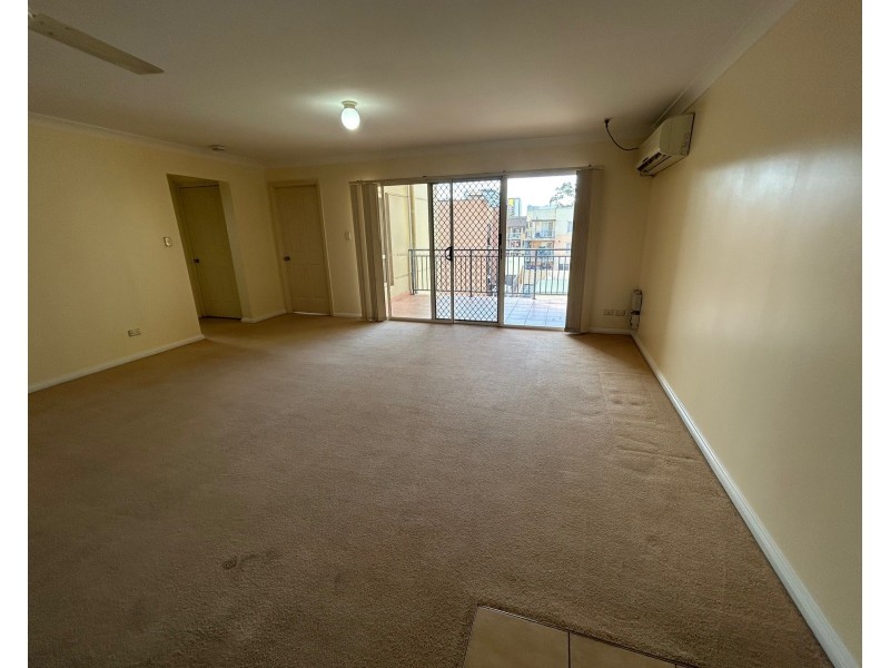 16/9 Elizabeth St, Liverpool NSW 2170