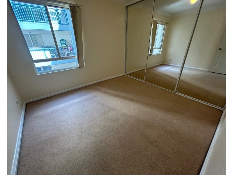 16/9 Elizabeth St, Liverpool NSW 2170