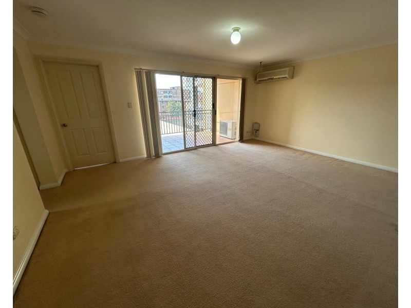 16/9 Elizabeth St, Liverpool NSW 2170