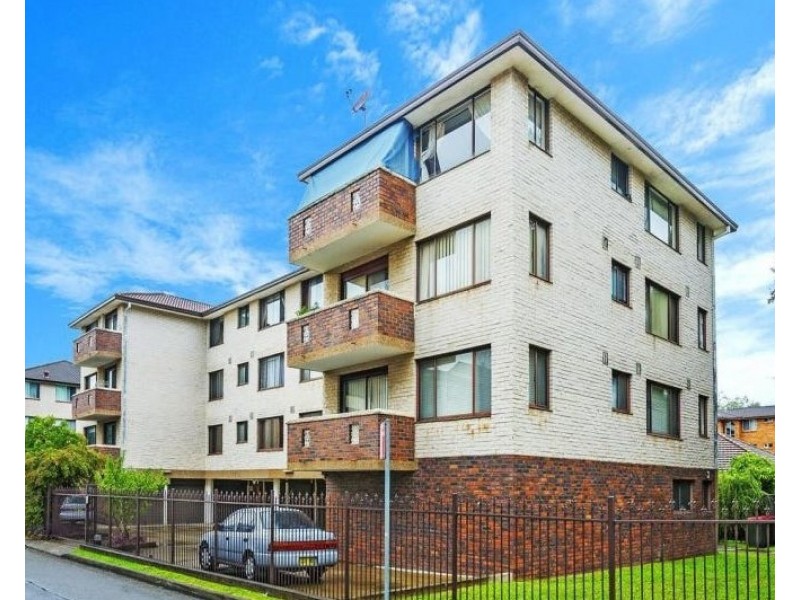 11/2 Drummond St, Warwick Farm NSW 2170