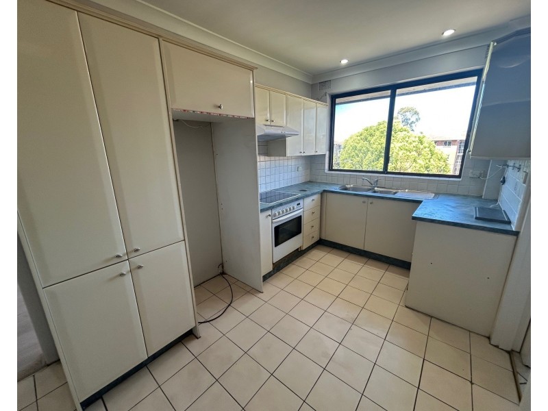 11/2 Drummond St, Warwick Farm NSW 2170