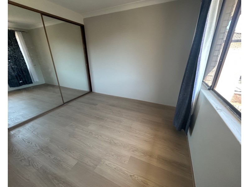 11/2 Drummond St, Warwick Farm NSW 2170