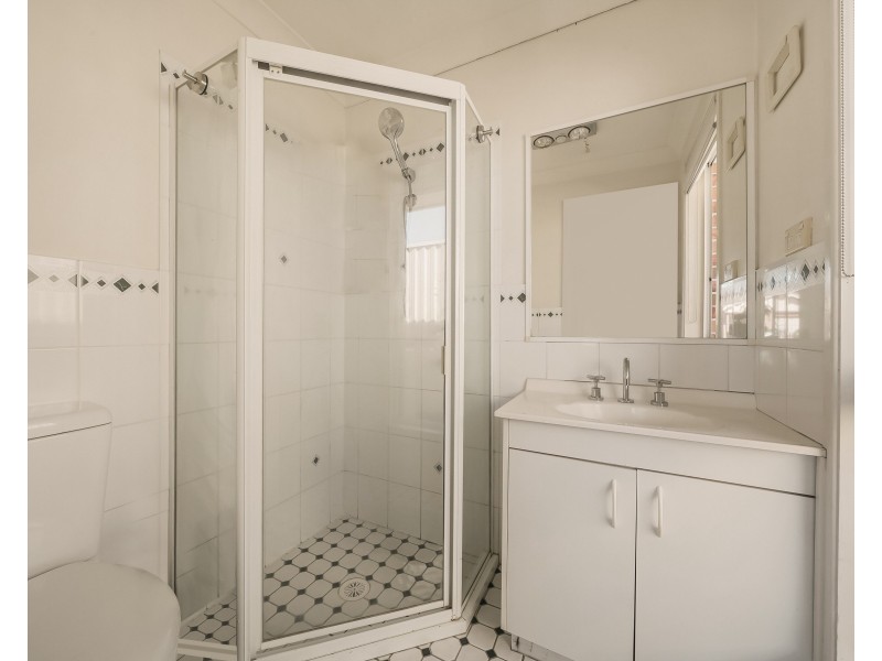 8 Mogo Ct, Prestons NSW 2170