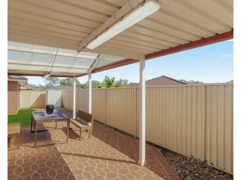 8 Mogo Ct, Prestons NSW 2170