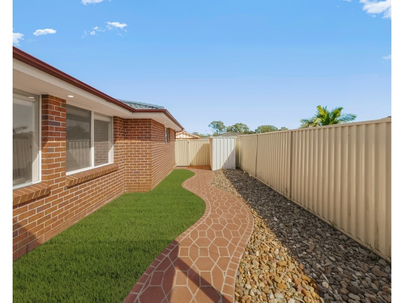 8 Mogo Ct, Prestons NSW 2170