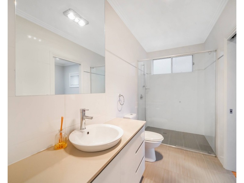 13 Flame Tree St, Casula NSW 2170