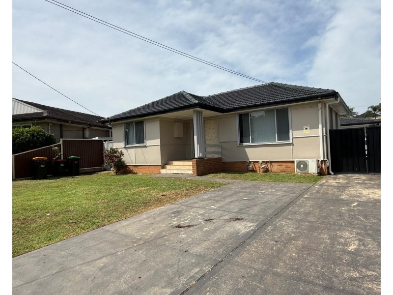 35 Strickland Cres, Ashcroft NSW 2168
