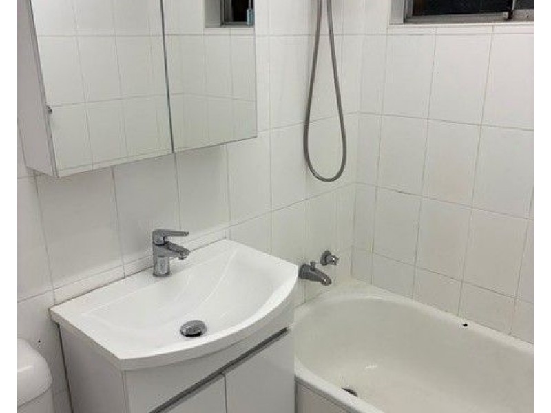 11/21 Lachlan St, Warwick Farm NSW 2170