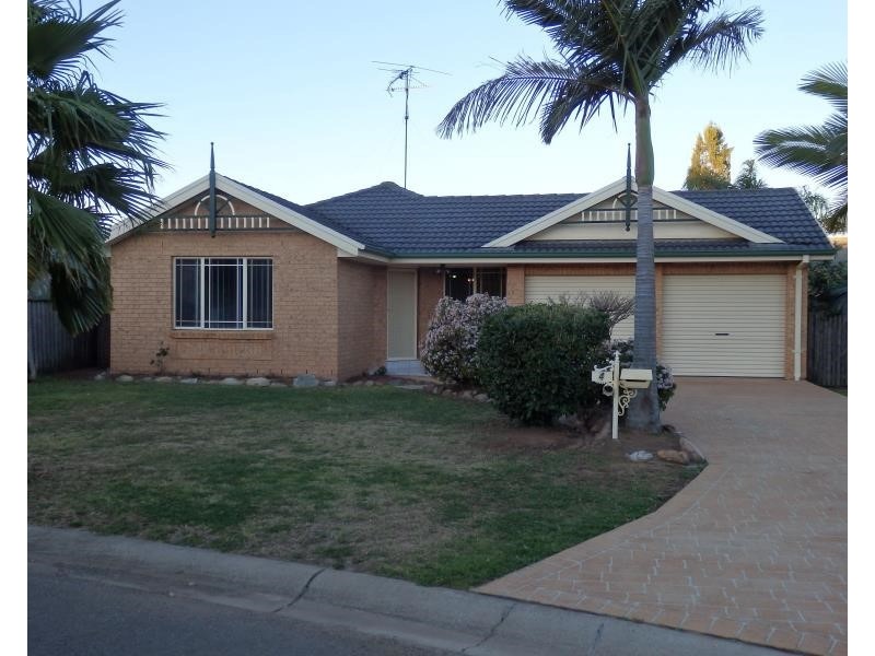 4 Wilcannia Way, Hoxton Park NSW 2171