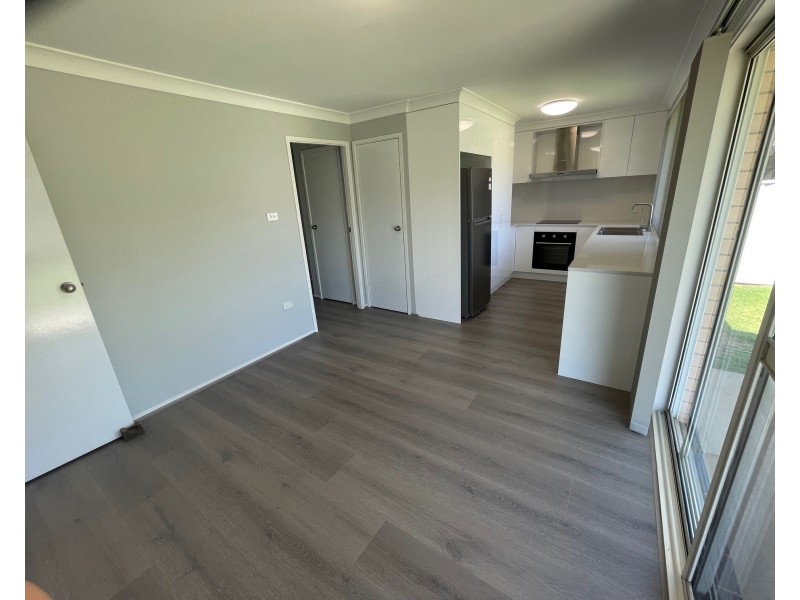 7 Triten Ave, Greenfield Park NSW 2176