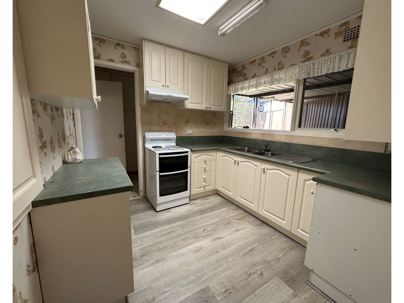 35 Evergreen Ave, Bradbury NSW 2560