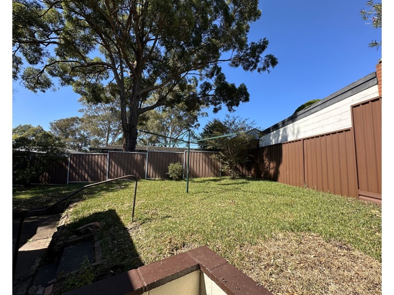 35 Evergreen Ave, Bradbury NSW 2560