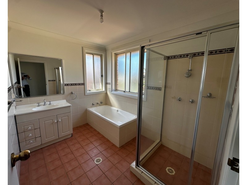 6/10 Bicheno Cl, West Hoxton NSW 2171