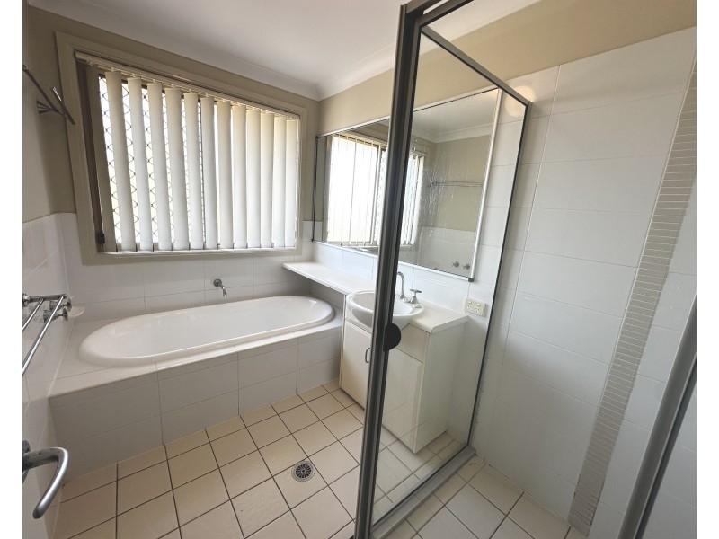 64 Roth St, Casula NSW 2170