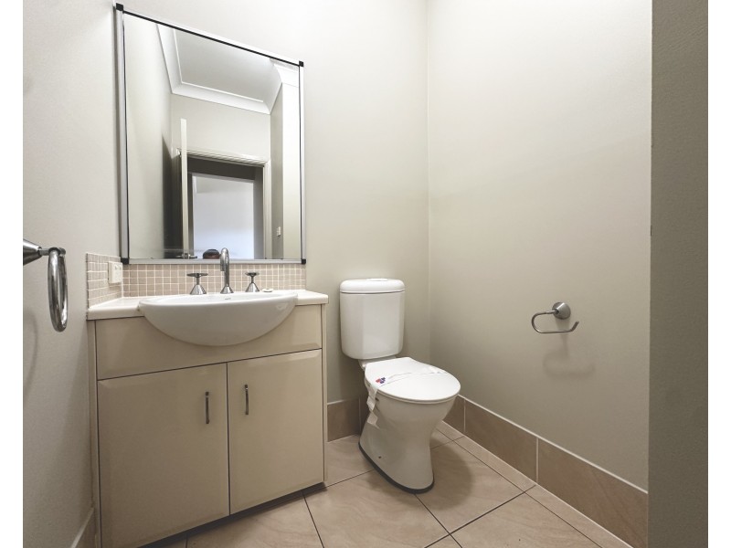 64 Roth St, Casula NSW 2170