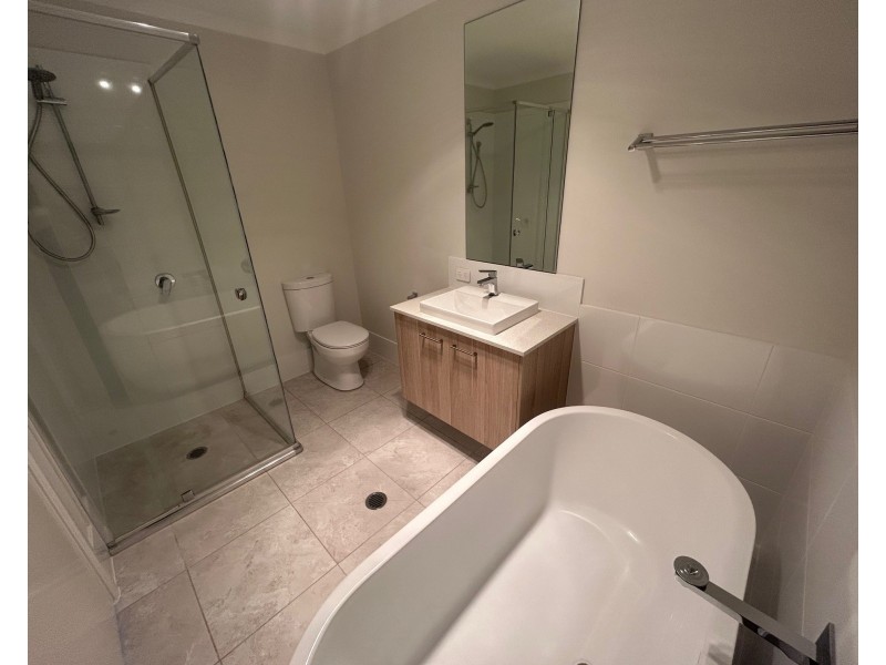 17 McMillan St, Gregory Hills NSW 2557