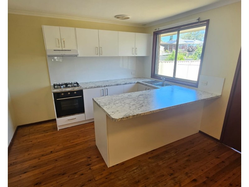 70 Oliveri Cres, Green Valley NSW 2168