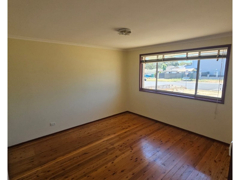 70 Oliveri Cres, Green Valley NSW 2168