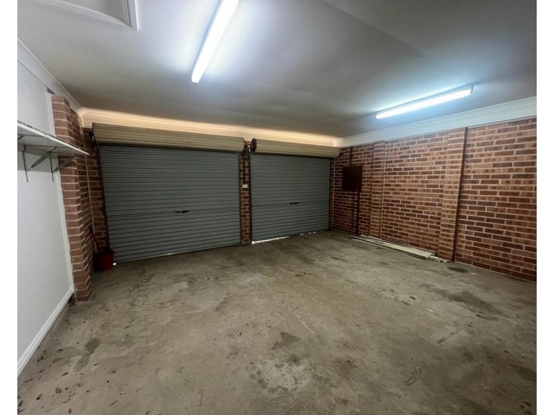 22 Paroo Ct, Wattle Grove NSW 2173