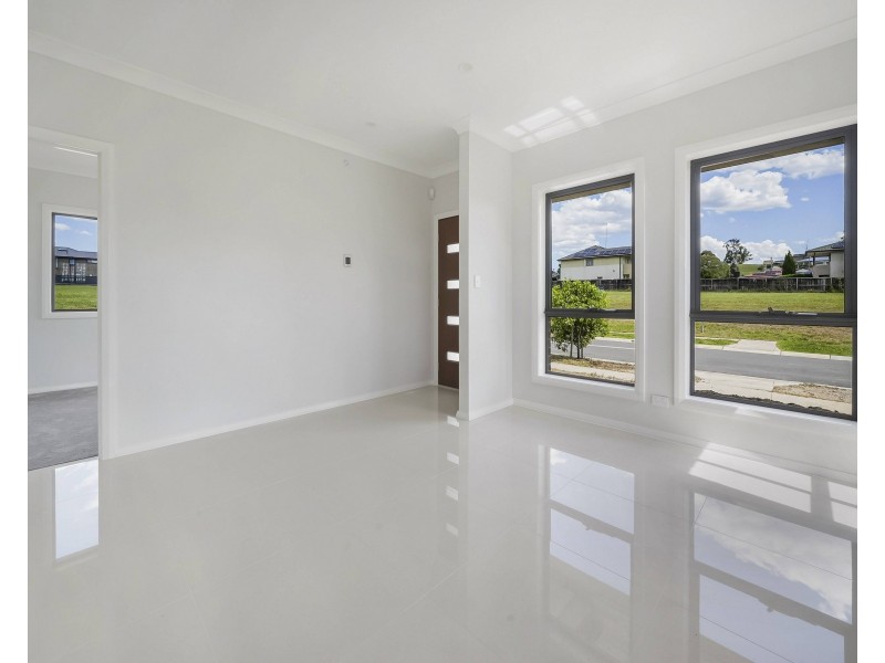 1 Citrus Cl, Casula NSW 2170